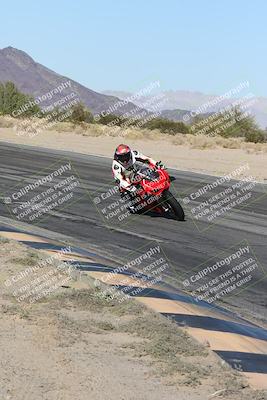 media/Dec-01-2025-Moto Forza (Mon) [[2daa91e15f]]/3-Beginner Group/Session 4 (Turn 10 Inside)/